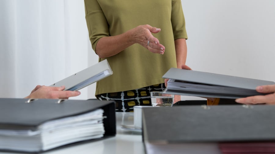 Kommunikation im Team: Neigen Sie zu Mikromanagement?