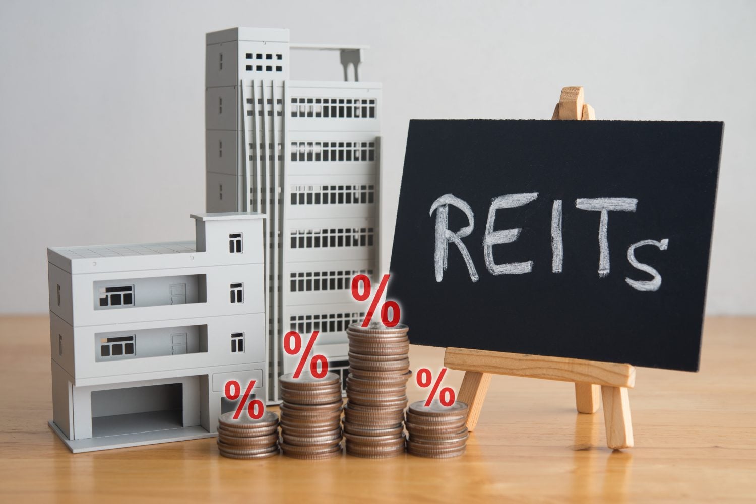 Realty Income or Agree Realty: Which Monthly Dividend Should Retirees Own?