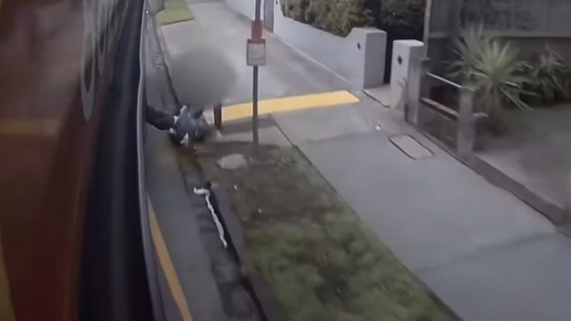 Toddler's legs trapped in bus door