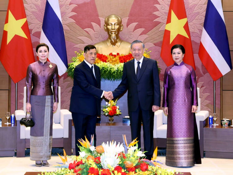 Thai King, Queen welcomed in Vietnam on historic state visit