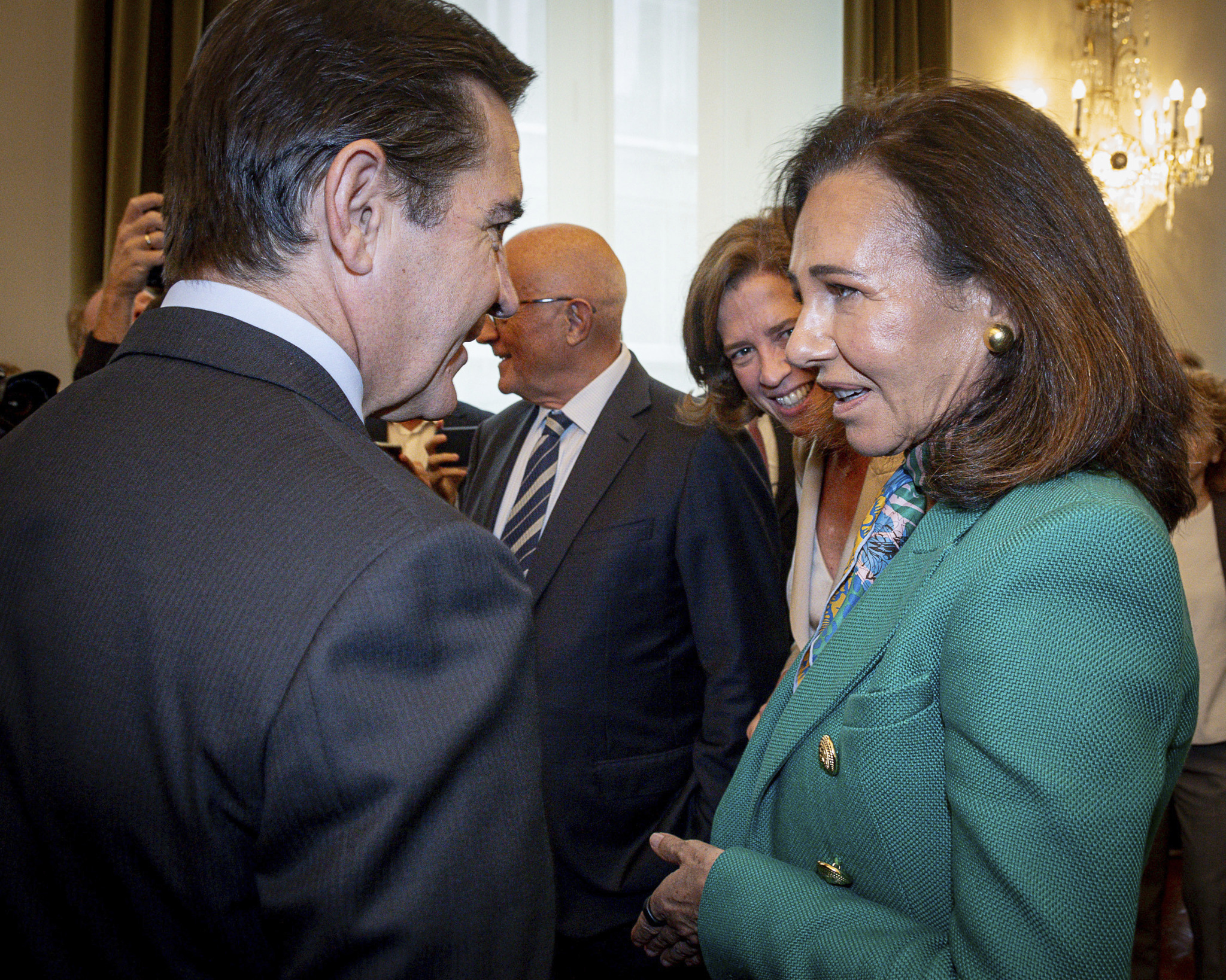 Santander y BBVA, listos para pagar un dividendo récord de 3.800 millones