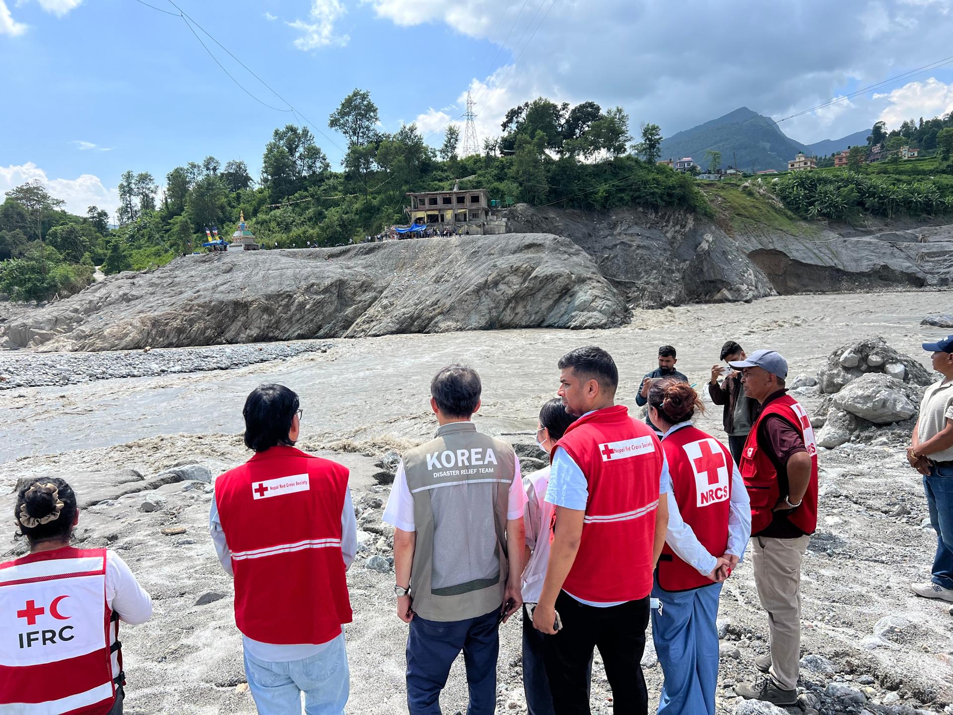 Korea's 2nd disaster relief team to deploy drones in Nepal search operations