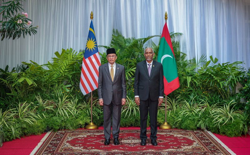 Anwar to discuss Maldives oil exploration proposal with Petronas