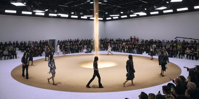 Courrèges' giant hourglass in September 2022