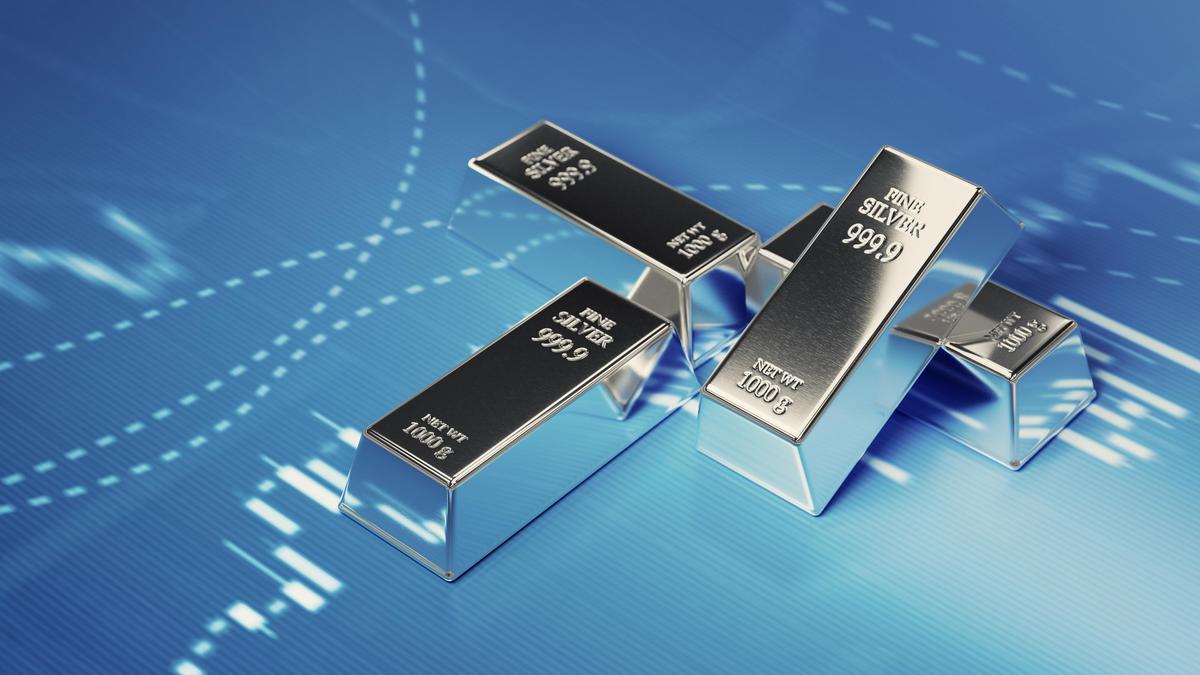 Silver price drops ₹836 to ₹2.36 lakh/kg