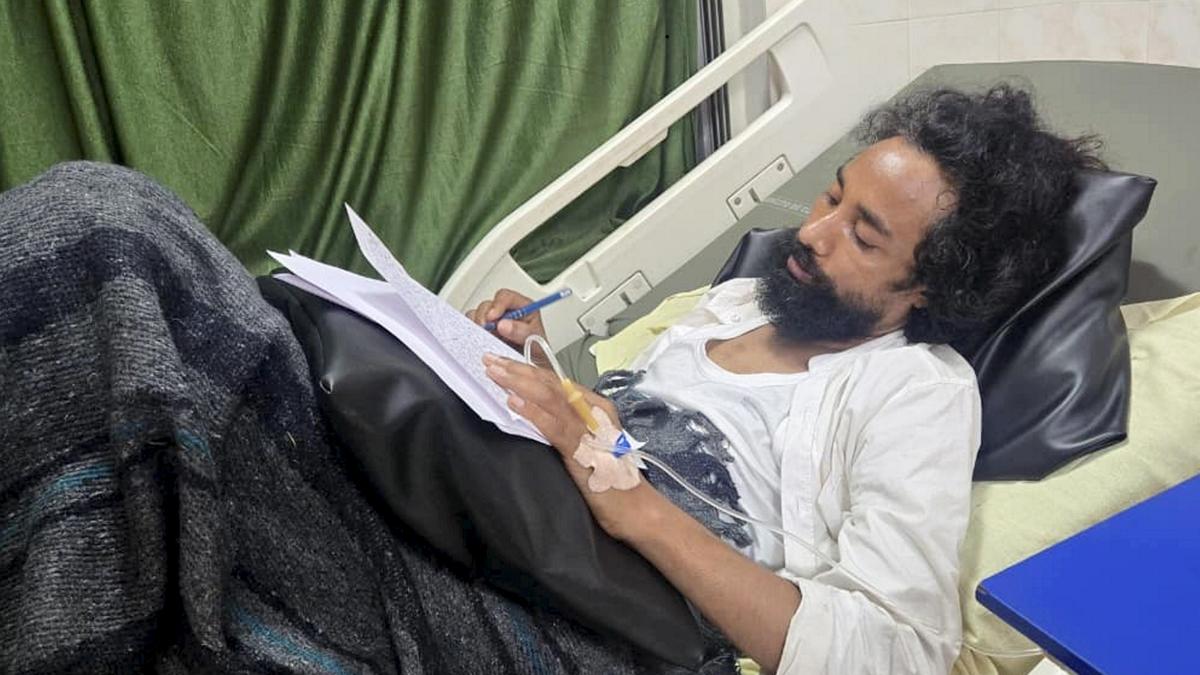 Jharkhand protest: Agitating students accuse govt. of withholding health details of Devendra Mahto to weaken stir