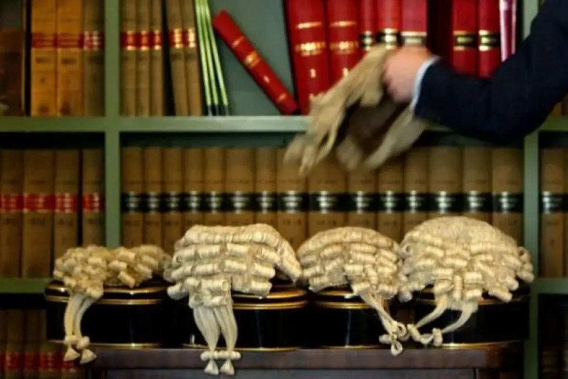 Justice minister: legal services must embrace AI