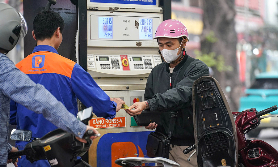 Gasoline prices decline