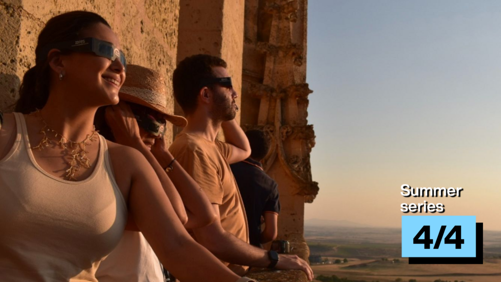 Total eclipse plunges Spain’s Segovia into darkness for 59 seconds of wonder (4/4)