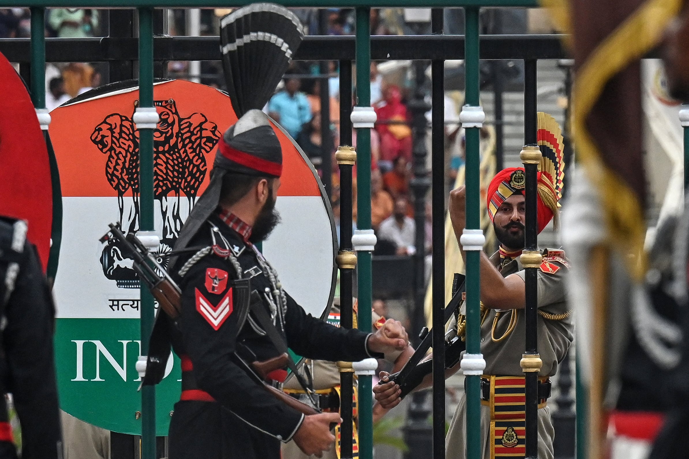 Why do Pakistan and India celebrate Independence Day one day apart?