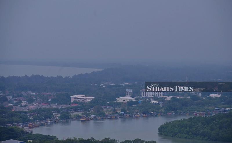 Unhealthy API readings recorded in 10 areas nationwide as of 4pm