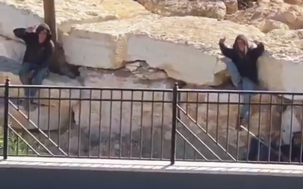 IDF said to evacuate Palestinian homes in West Bank’s Qusra as settler squatters stay put