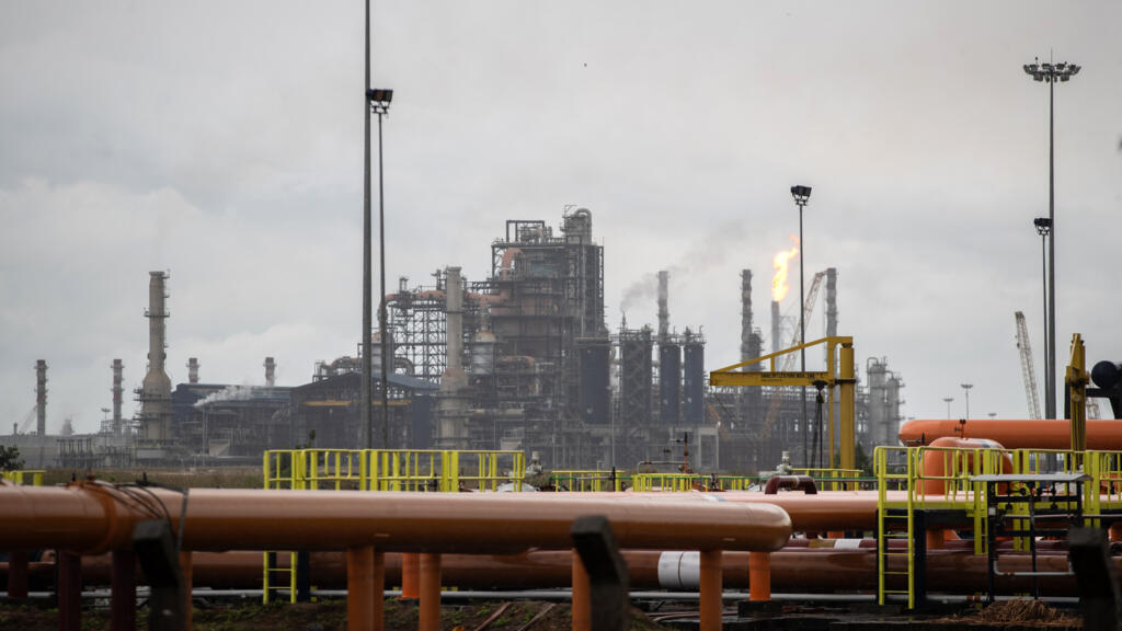 Nigeria's Dangote refinery launches biggest African IPO