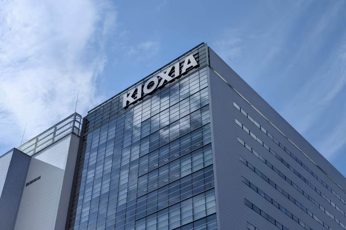 Chinese chipmaker YMTC tops Kioxia in NAND shipments: report