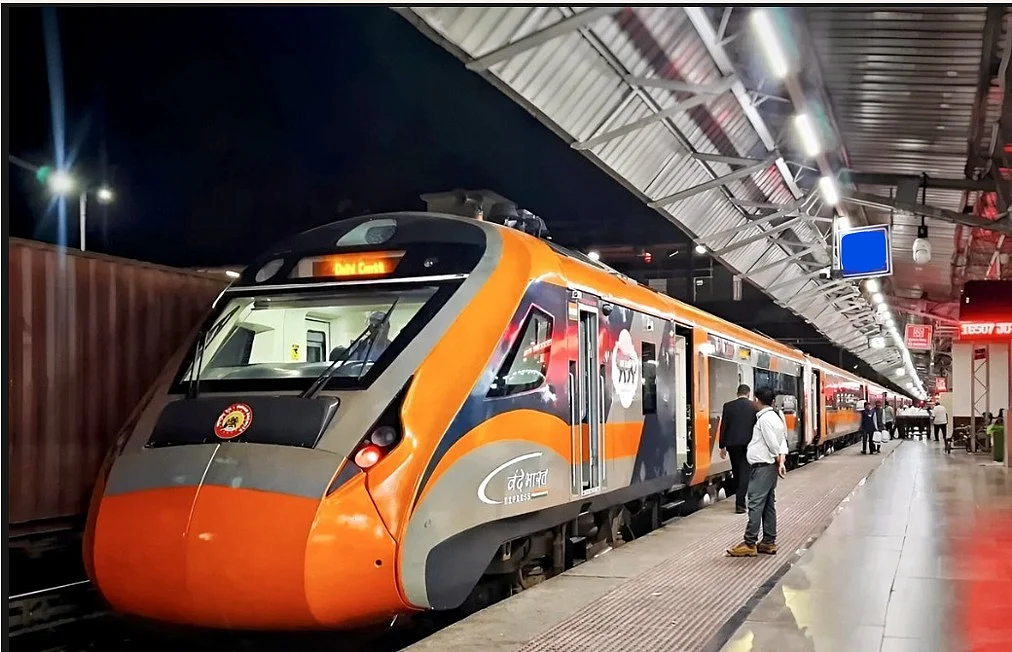 Vande Bharat Sleeper and Amrit Bharat Trains continue to Receive Overwhelming Passenger Response across NFR