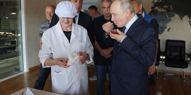 Putin makes first visit to Kuril Islands claimed by Japan