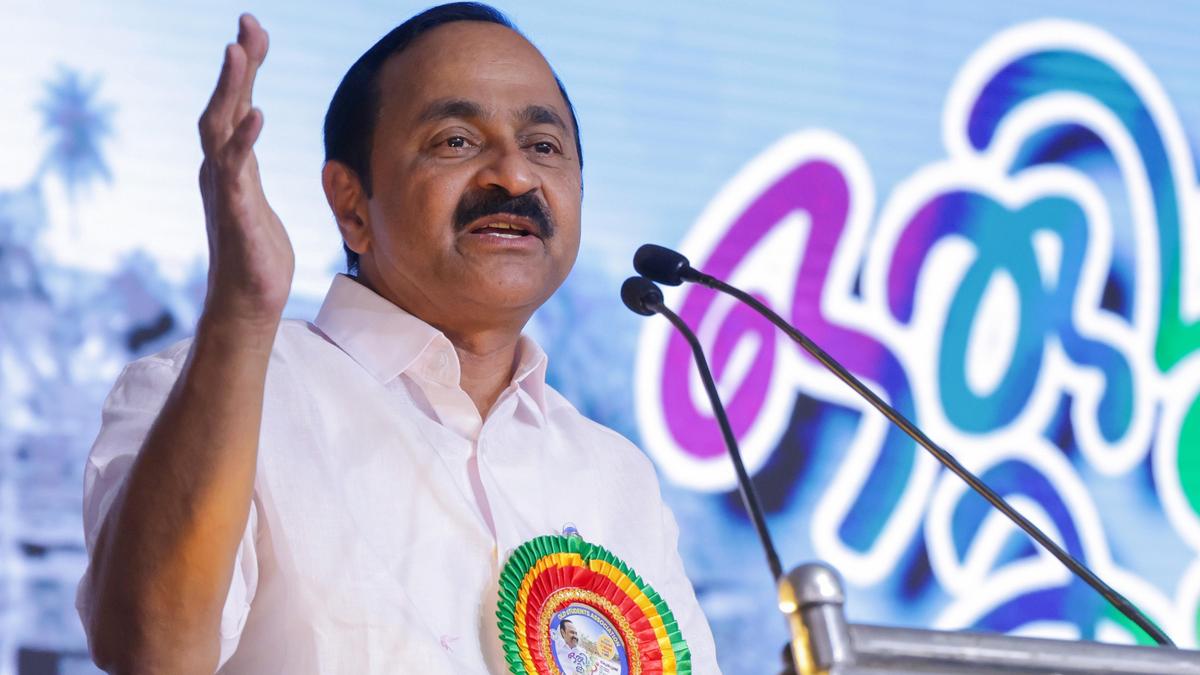 CM reviews draft Keralam State Elderly Persons (Care and Protection) Bill