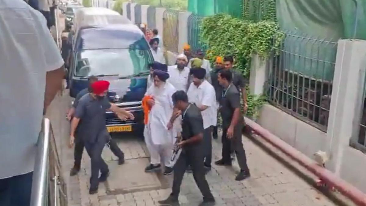 Akali Dal chief Sukhbir Badal attacked in Maharashtra’s Nanded; one held