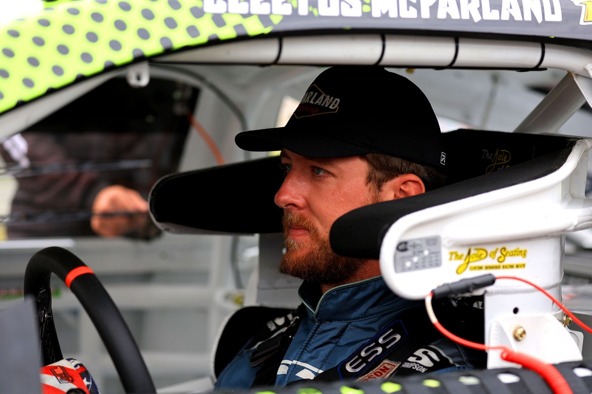 Cleetus McFarland wrecks out of Super Late Model debut in Battle at Berlin