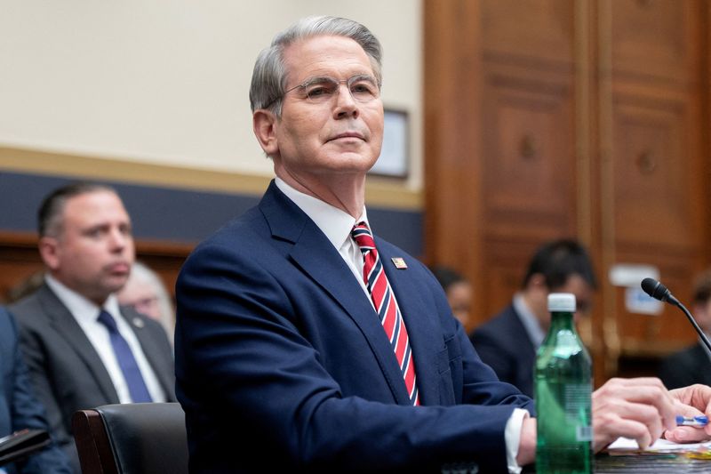 Bessent calls US yen intervention "nominal," defends trade