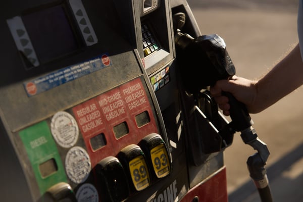 Brent, WTI drop 2% as oil demand concerns outweigh supply risk