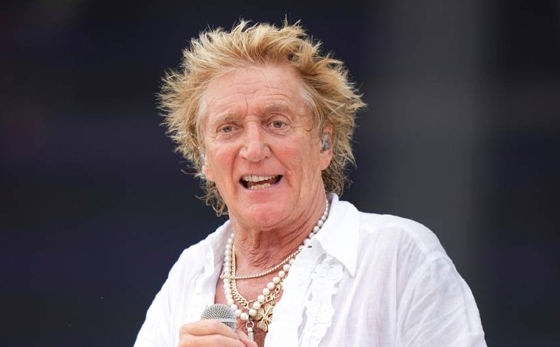 #SHOWBIZ: Rod Stewart cancels US tour, recuperates from heart surgery