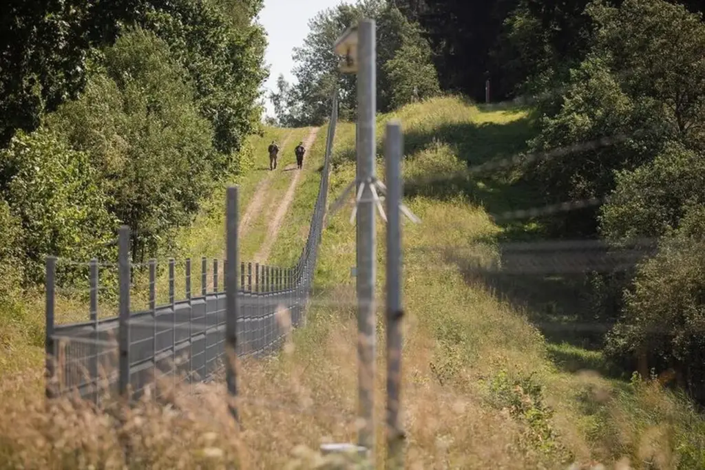 Tree lines out, swamps in—Lithuania rethinks how to stop Russian armor at the border
