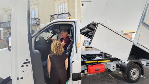 Orihuela Adds Three New Trucks to Waste Collection Fleet