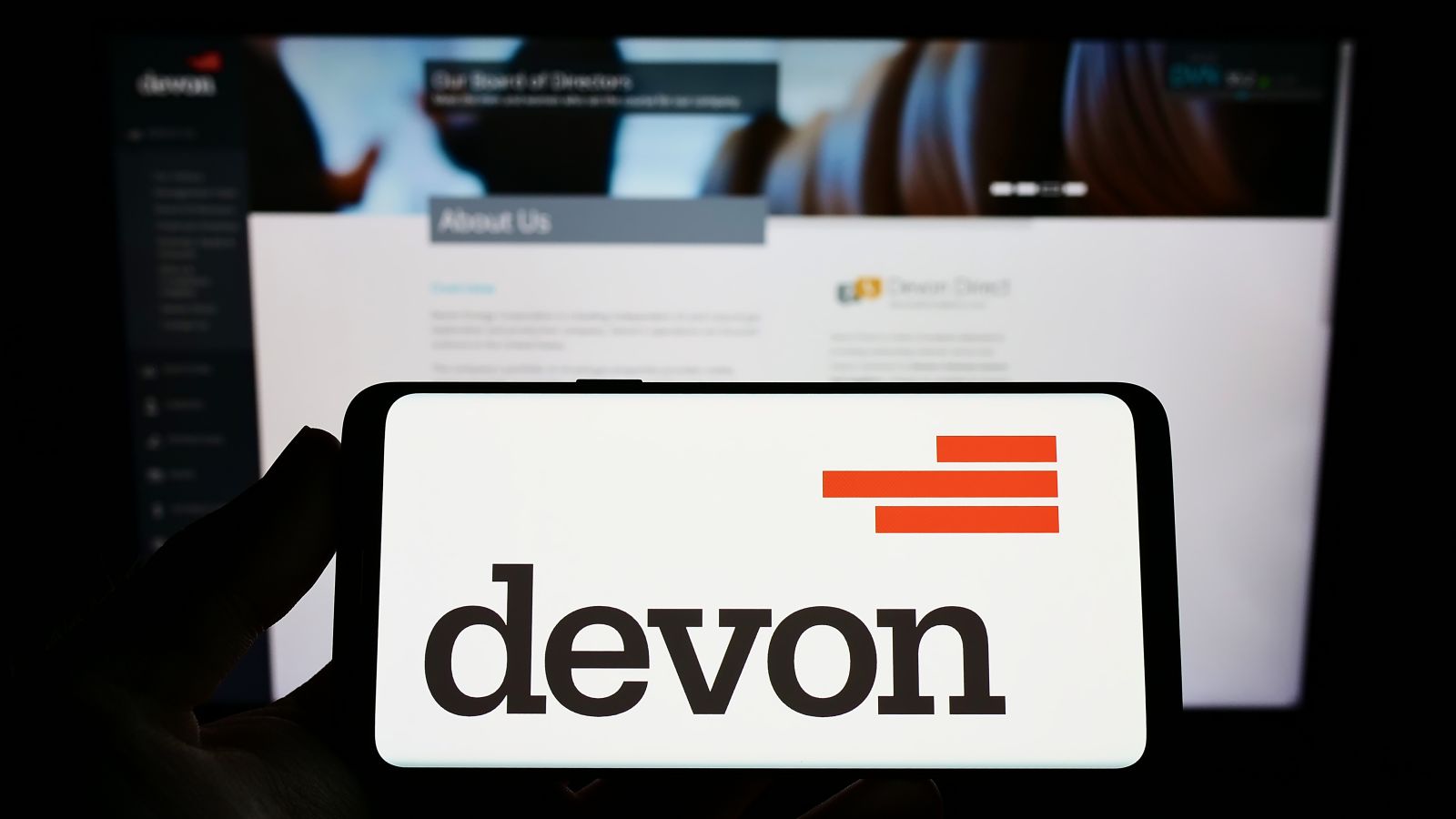 Is Devon Energy Stock Outperforming the S&P 500?