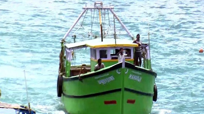 Sri Lankan Navy Arrests 10 Tamil Nadu Fishermen Near Katchatheevu Over Alleged Maritime Boundary Violation