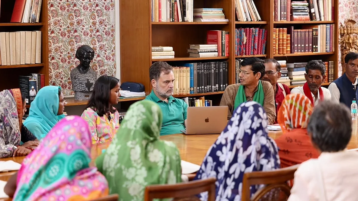 LoP Rahul Gandhi Meets Families Affected By Ken-Betwa Link Project In Chhatarpur; Assures Support
