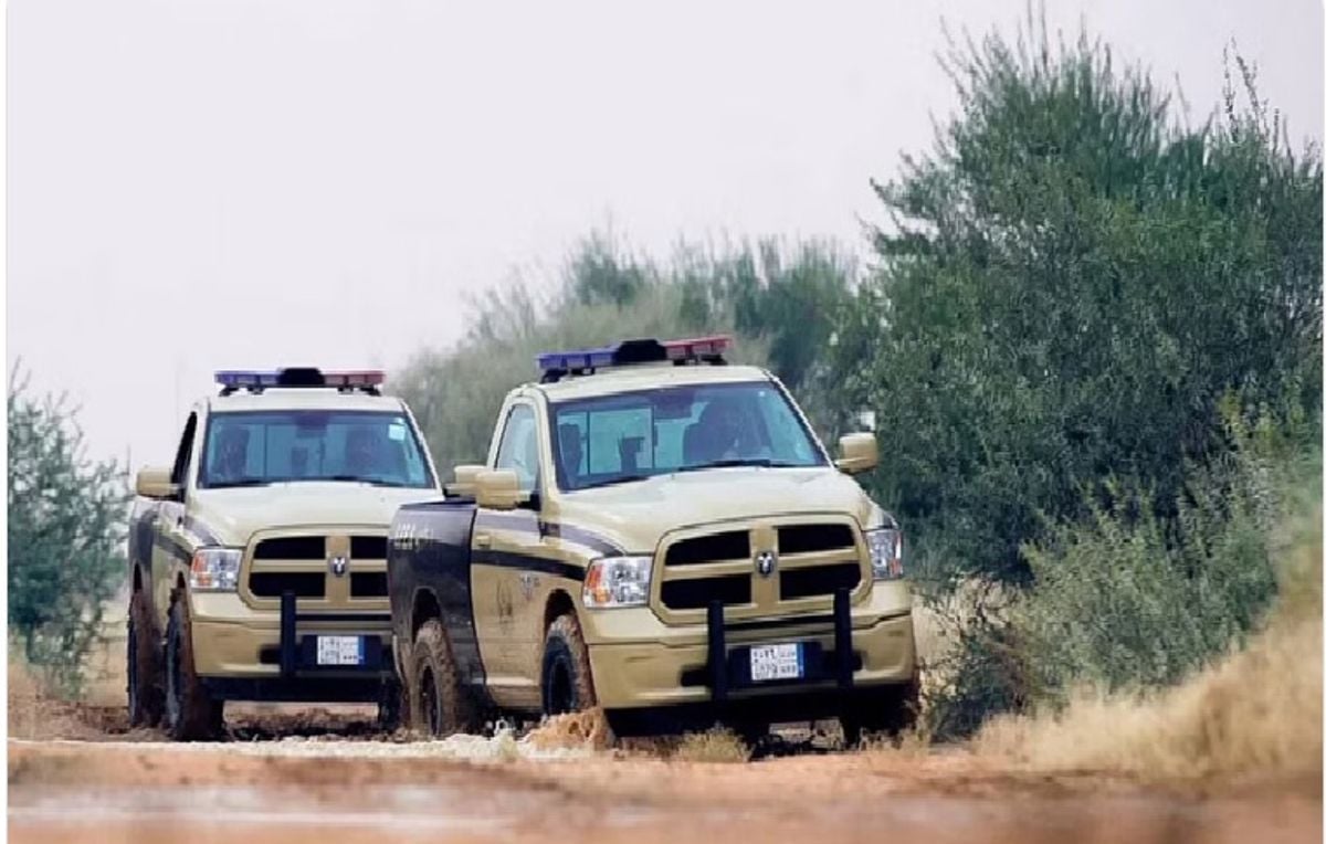 Three Yemeni residents arrested for illegal sand mining in Riyadh region