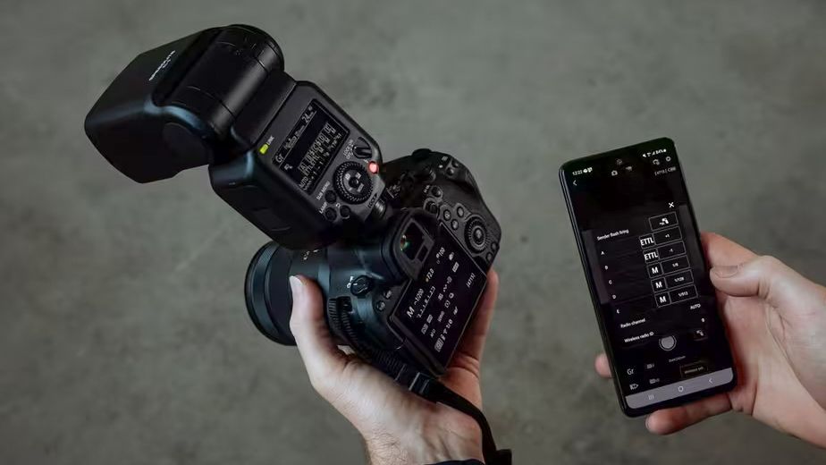 Canon gives a massive boost to the radio range of its popular EL-5 Speedlite flashgun for mirrorless cameras