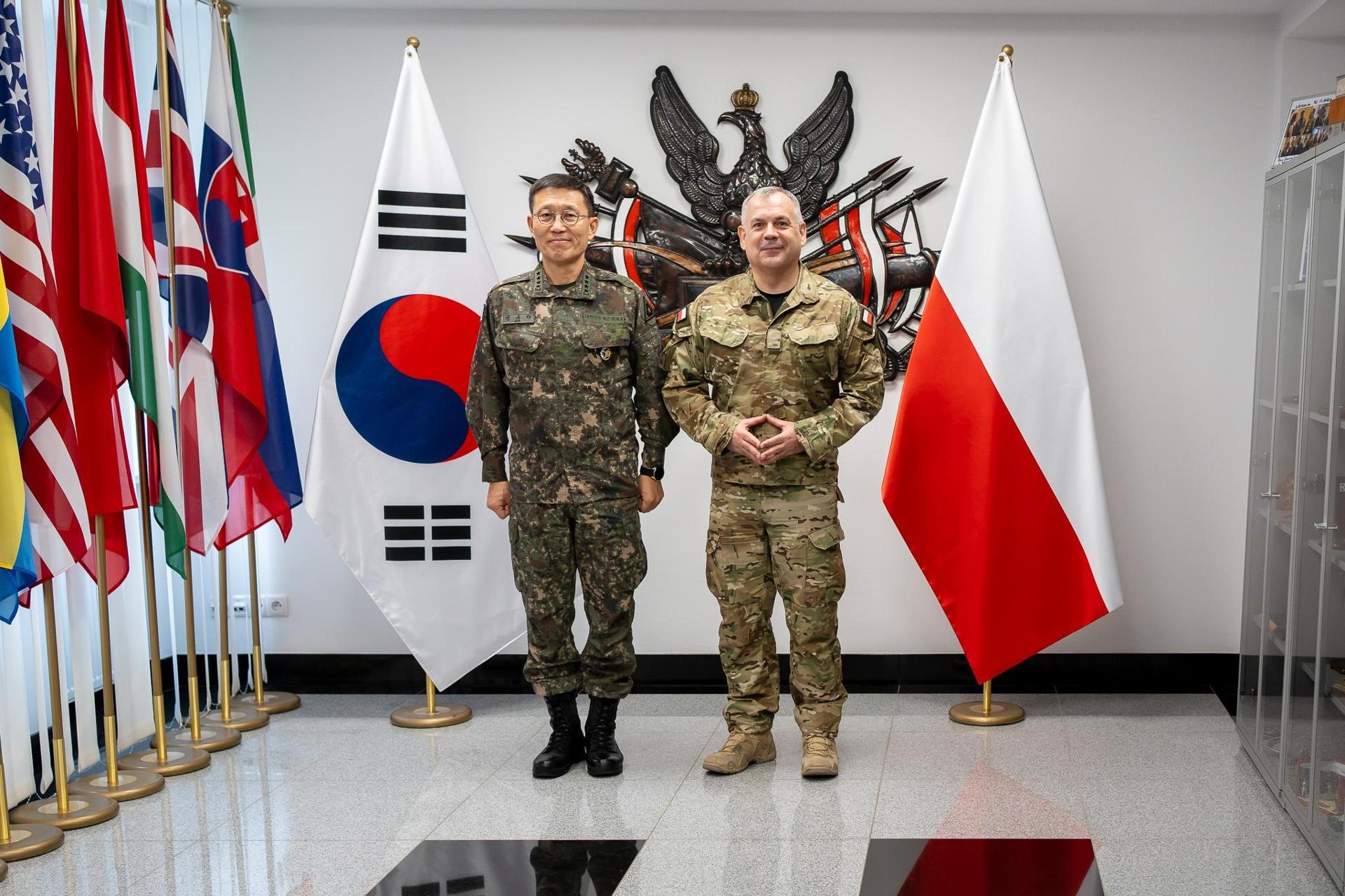 Army chiefs of Korea, Poland agree to expand military exchanges
