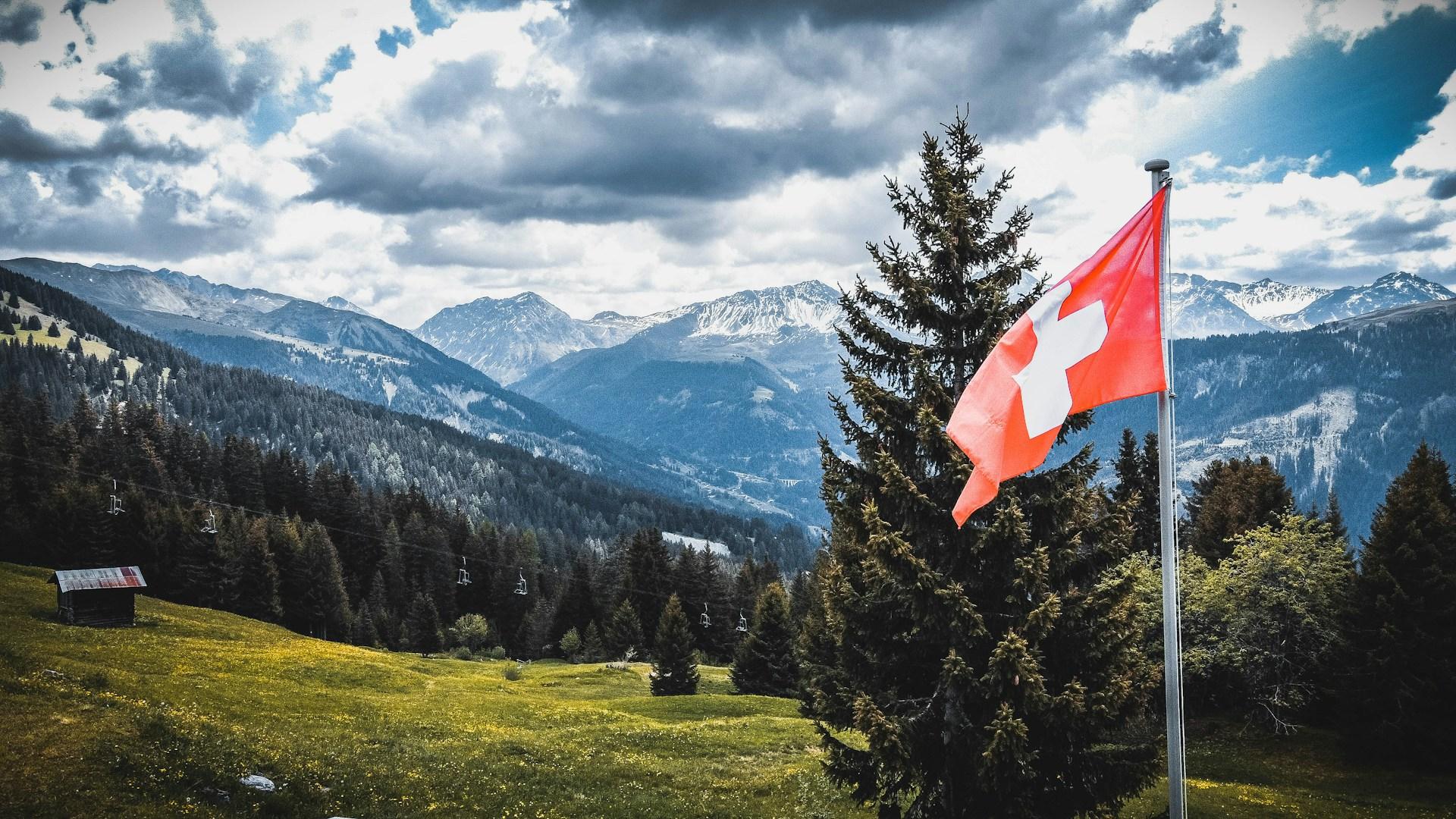 Swissquote cuts full-year guidance as 1H crypto income plunges, shares slide