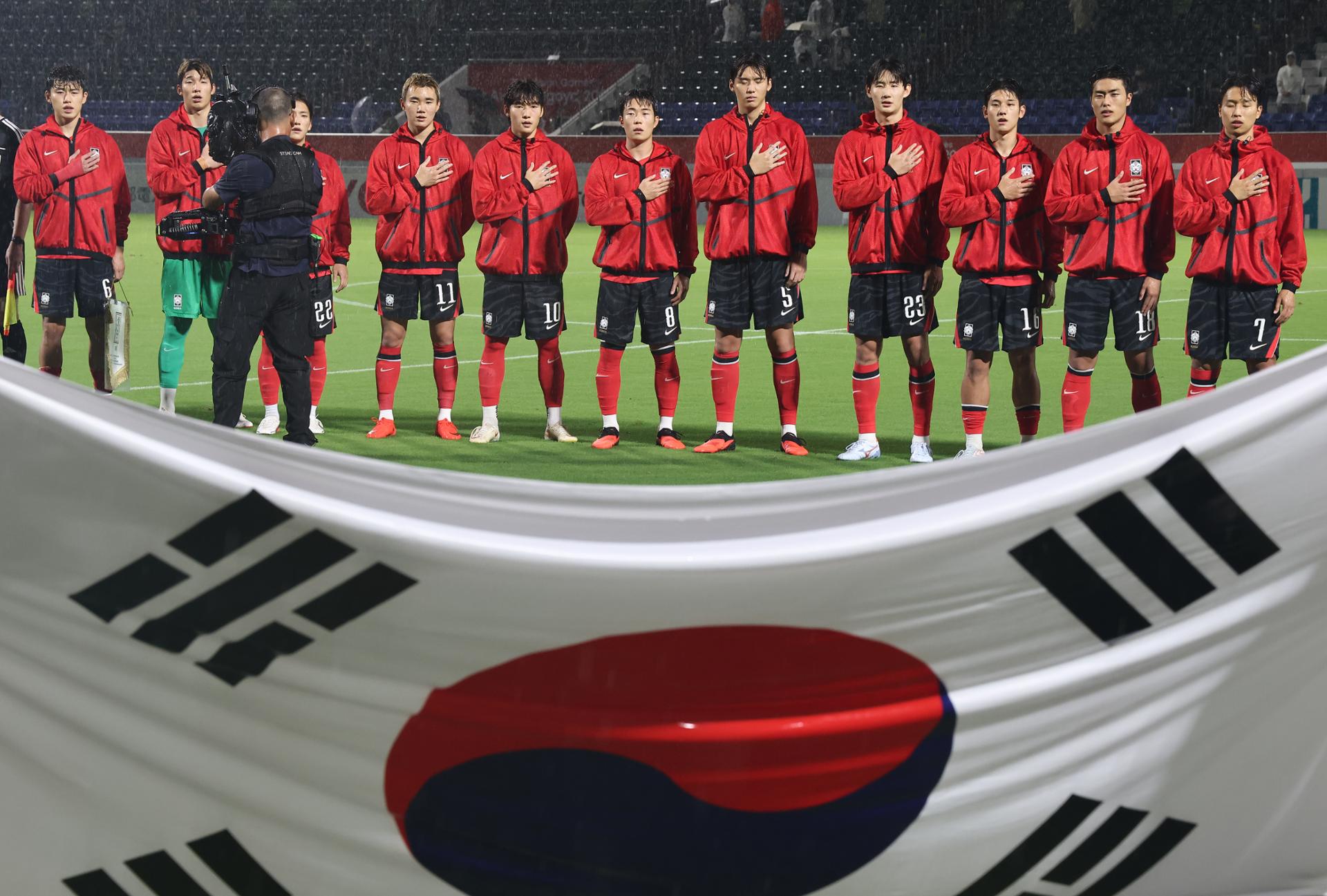 Football team delayed by bus mix-up at Asian Games