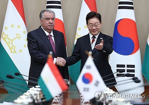 (LEAD) Leaders of S. Korea, Tajikistan agree to forge comprehensive partnership