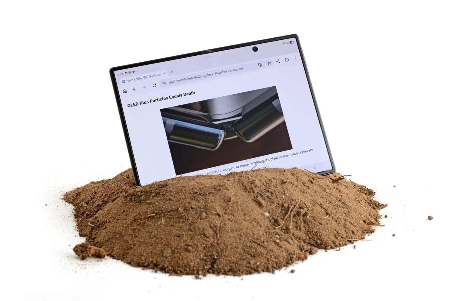 Samsung’s $1,900 Z Fold 8 is still vulnerable to pocket lint