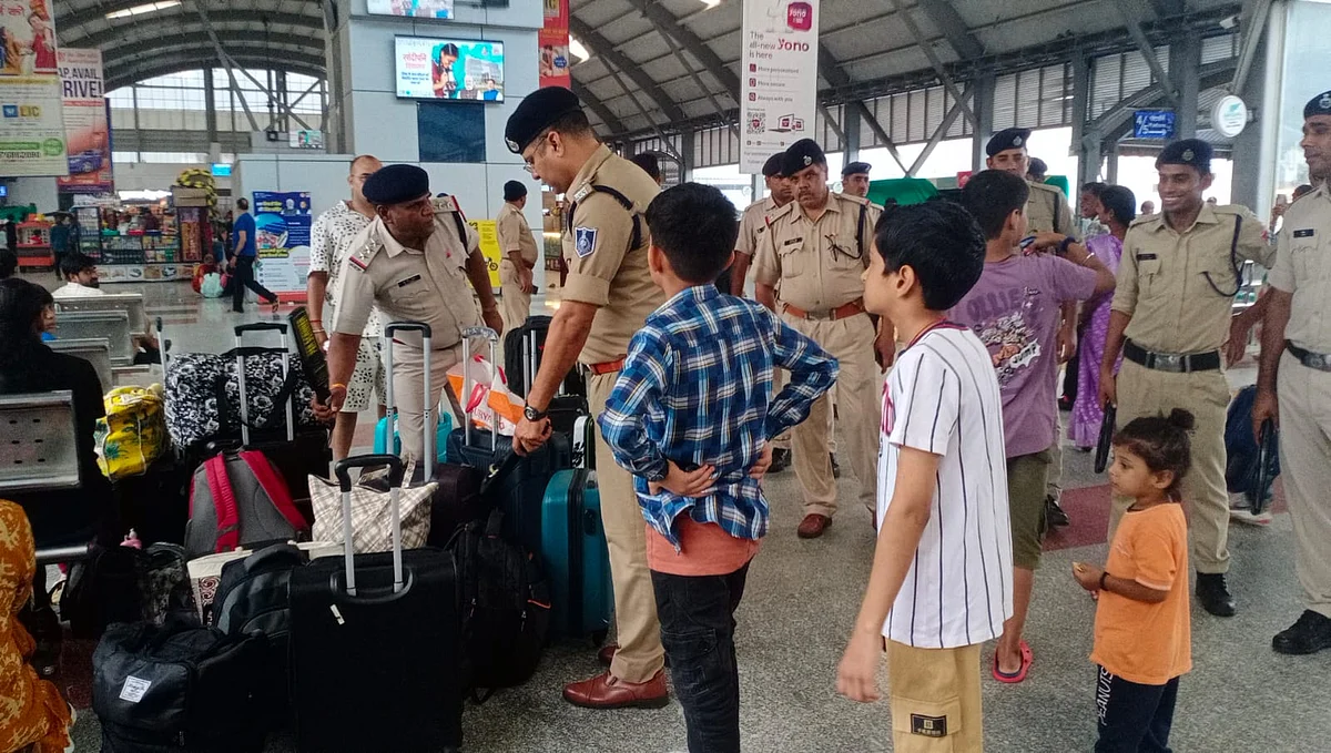 Independence Day Security Tightened As RPF, GRP Conduct Joint Intensive Drive At Bhopal's Rani Kamlapati Station