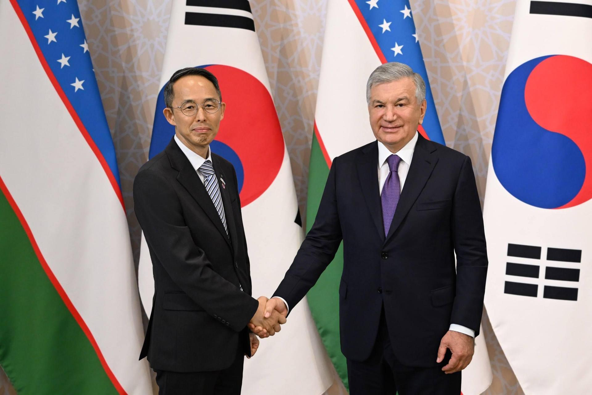 Korea Eximbank chief meets Uzbek president