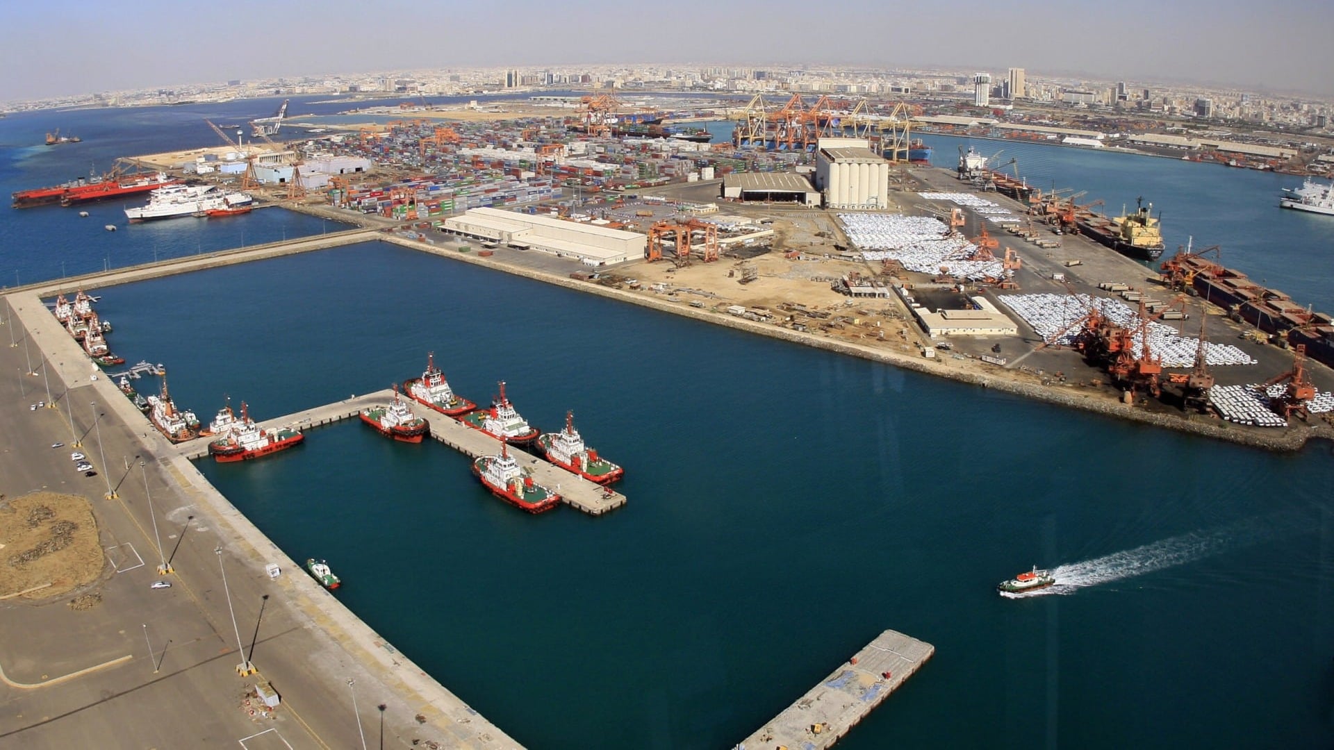 Jeddah Islamic Port strengthens role in Gemini AE15 and AE19 shipping services