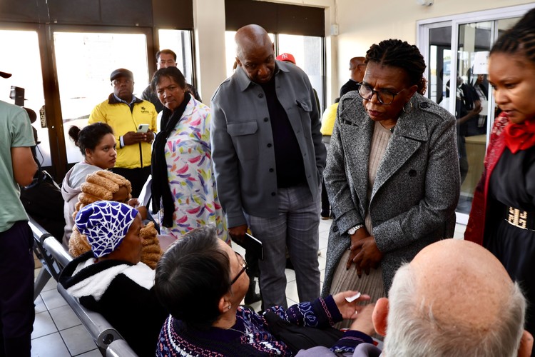 “We are failing them” SASSA staff tell minister