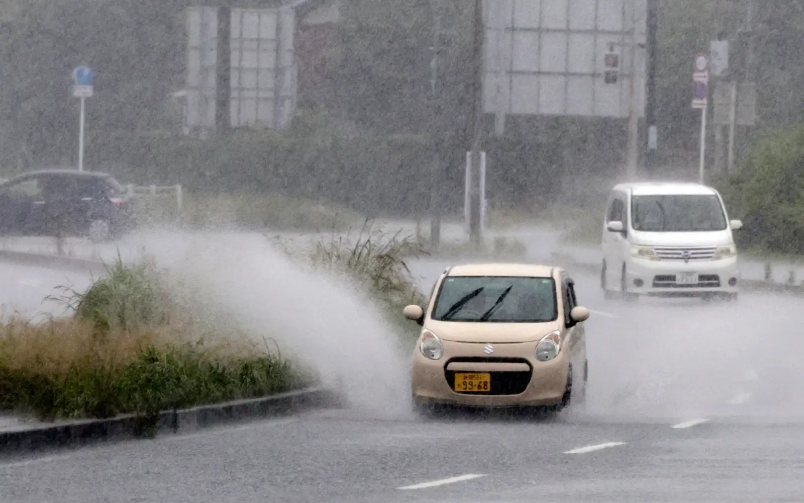 Heavy rain soaks eastern Japan, prompting highest-level warning