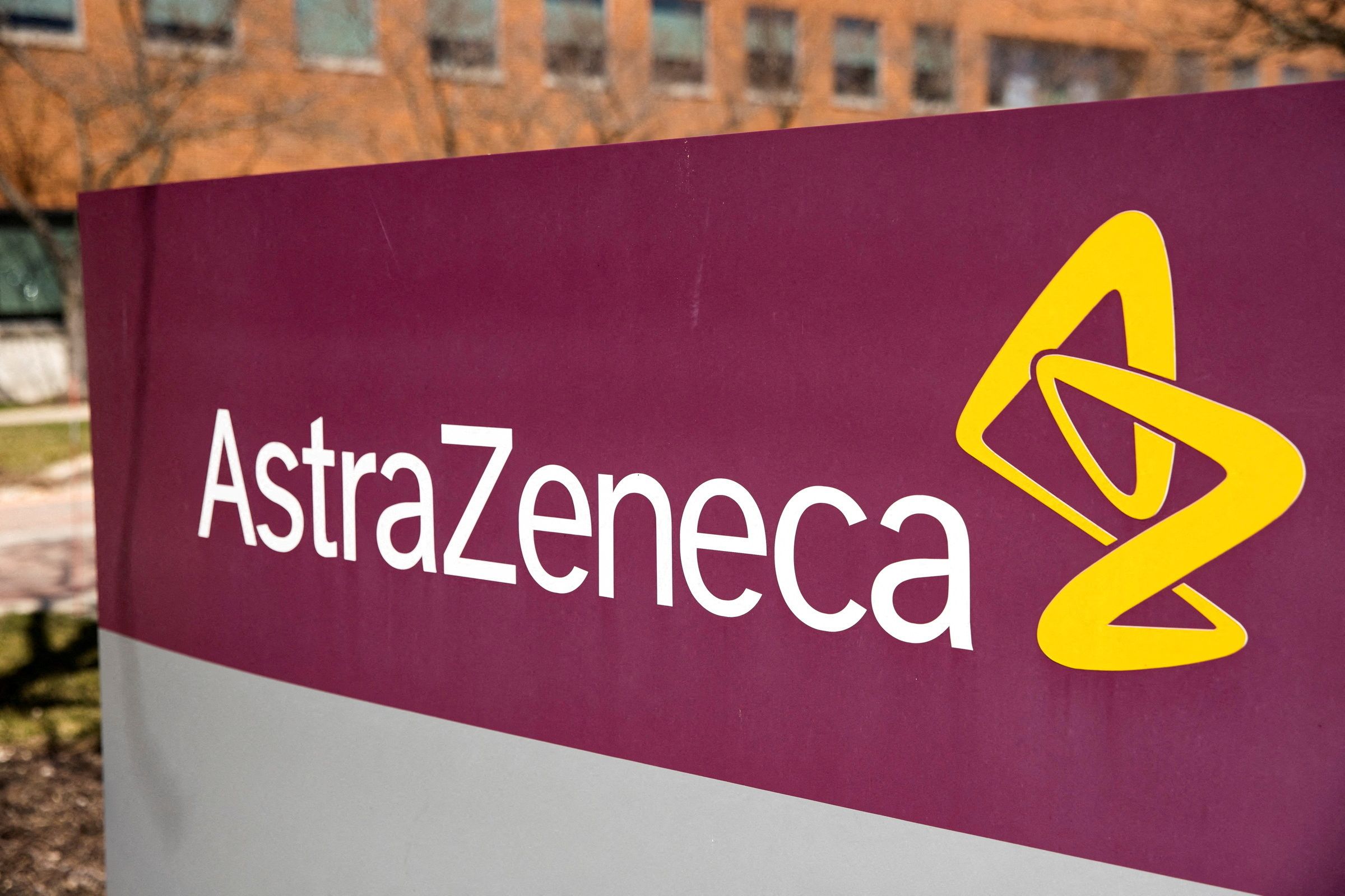 How Britain’s No. 10 intervened in the AstraZeneca-Bristol merger