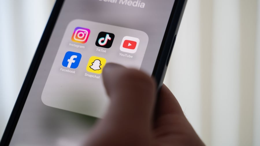 Employees beware!: Can social media posts become a problem at work?