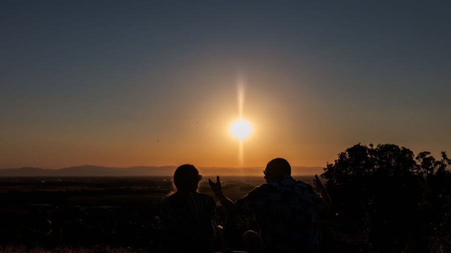 Consequences of the celestial spectacle: After solar eclipse: Patients complain of eye pain