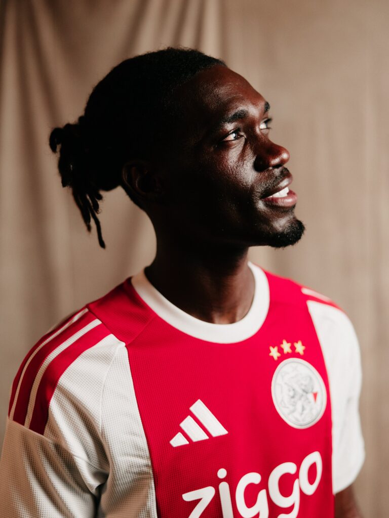 Ex-Spurs midfielder Bissouma completes Ajax move