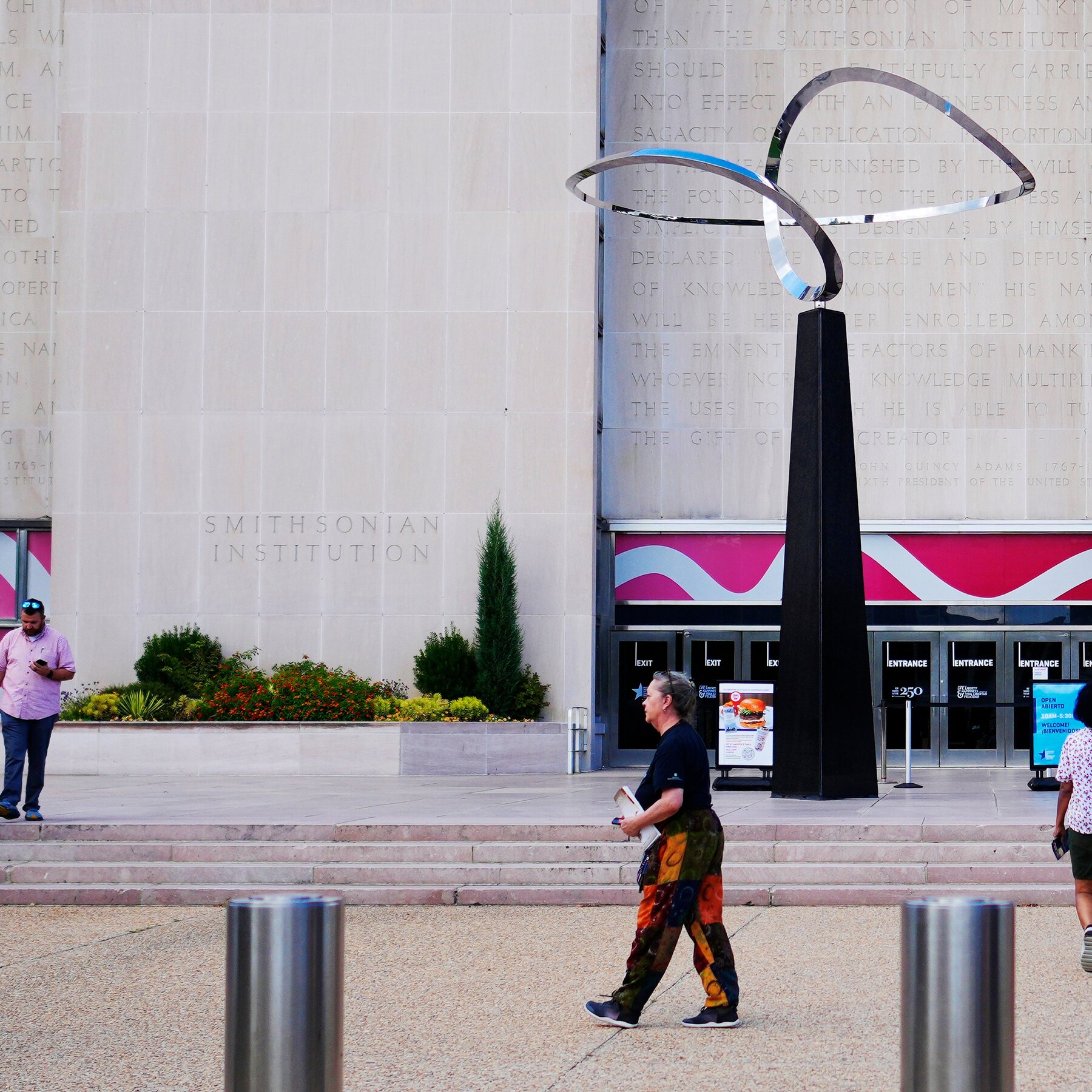 Trump Administration Outlines Plan for Signs Outside Smithsonian Museum