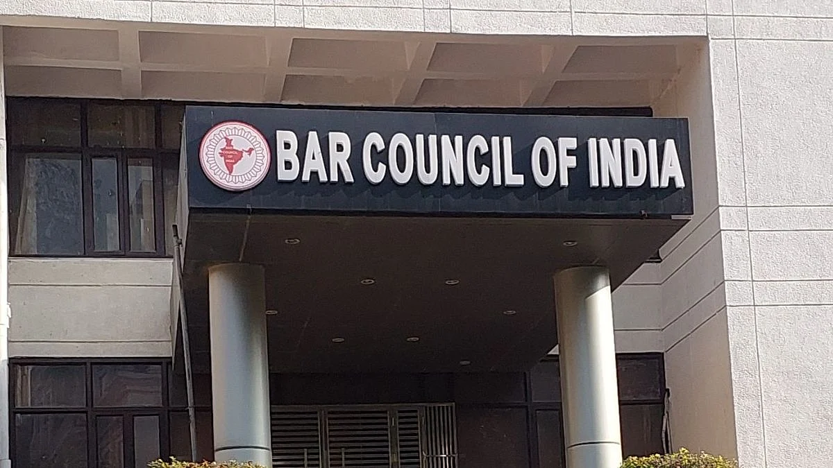 NALSAR Convocation Row: BCI Orders State Bar Councils To Halt Enrolment Of 2026 Law Graduates, Seeks Report On Campaign Organisers