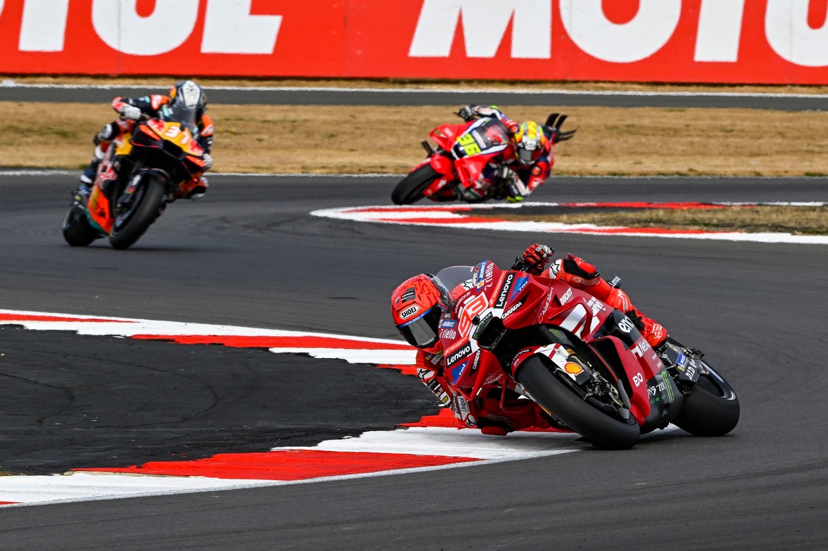 “This is not F1 on two wheels” - Carlos Ezpeleta on investment and evolution in MotoGP
